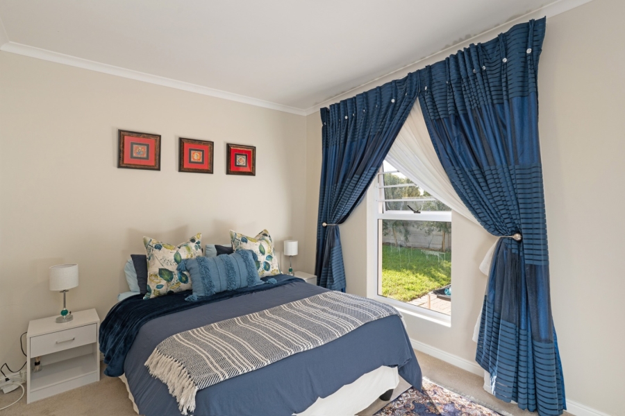 4 Bedroom Property for Sale in Sunningdale Western Cape